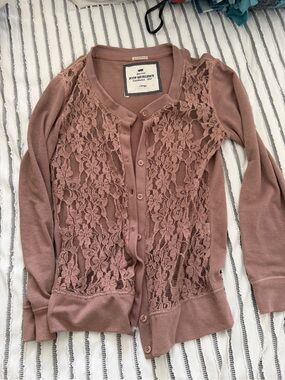 Poof Excellence Lace-Front Cardigan in Mauve Pink